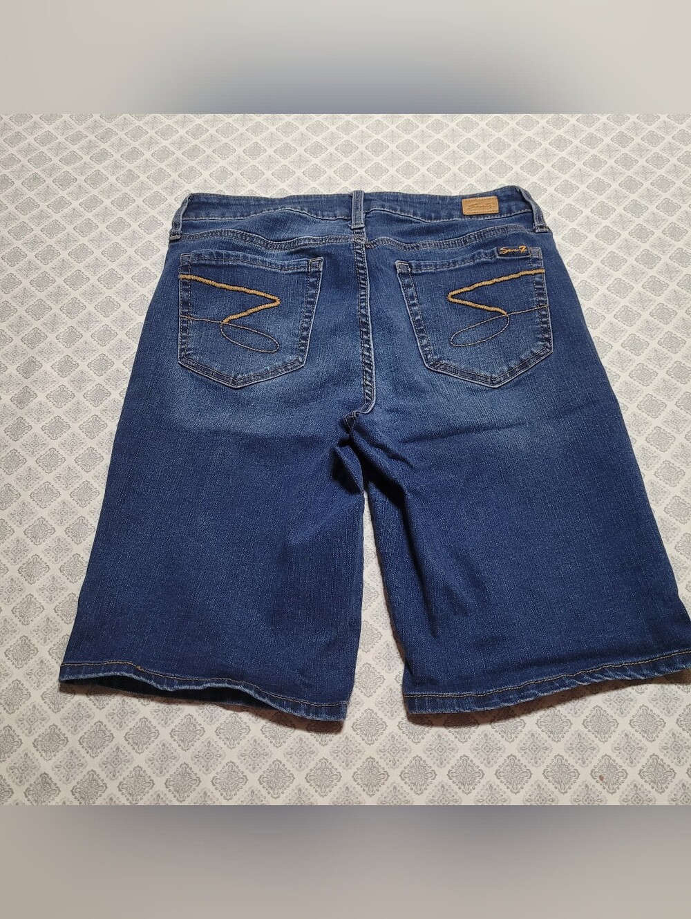 Seven7 Women's Size 8- Blue Boyfriend Denim Short. - Picture 3 of 13